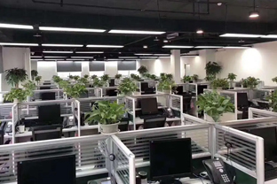 配備大型生產(chǎn)設(shè)備 配備大型生產(chǎn)設(shè)備